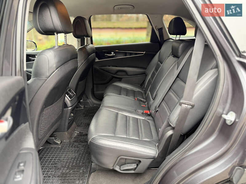 Позашляховик / Кросовер Kia Sorento 2015 в Луцьку