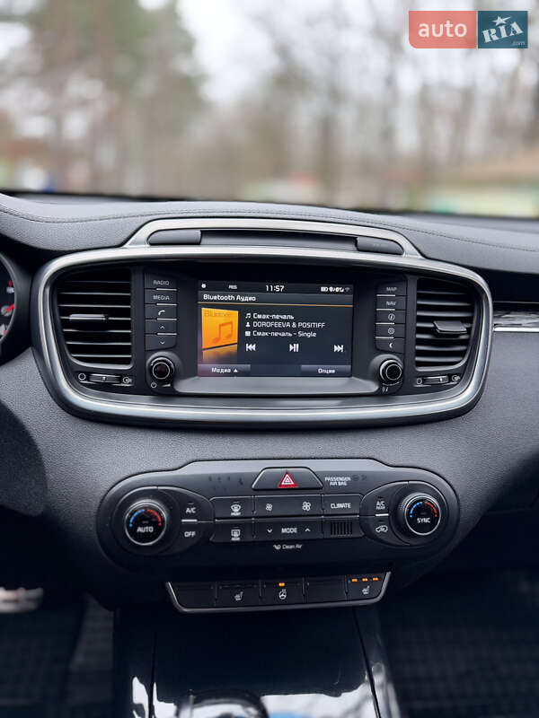 Позашляховик / Кросовер Kia Sorento 2015 в Луцьку