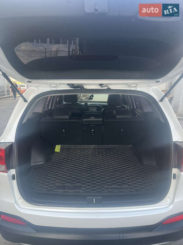 Позашляховик / Кросовер Kia Sorento 2016 в Миколаєві