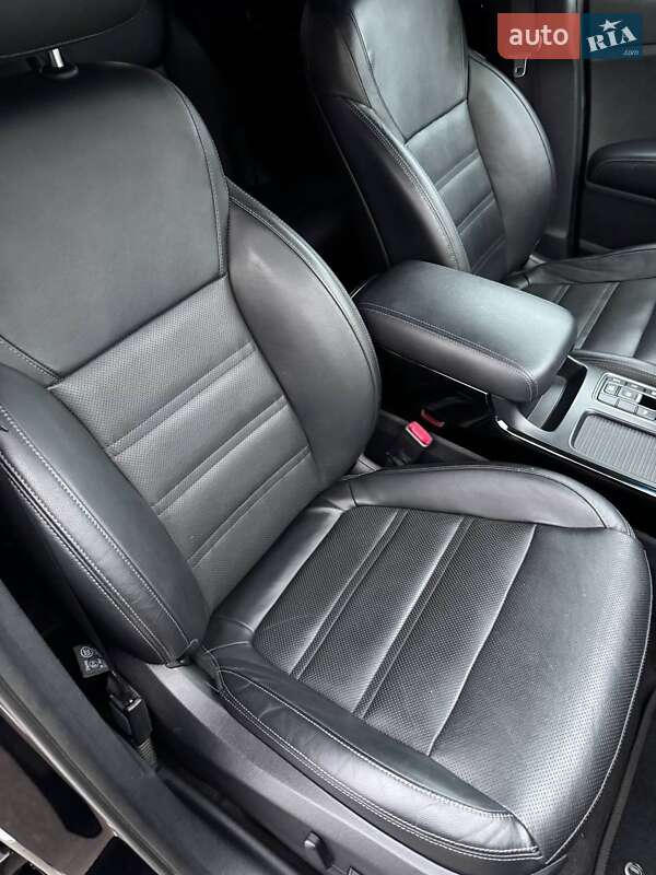 Позашляховик / Кросовер Kia Sorento 2016 в Києві