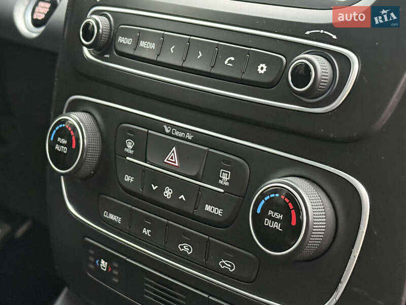 Внедорожник / Кроссовер Kia Sorento 2015 в Ровно