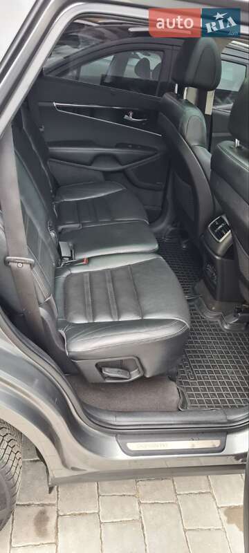 Внедорожник / Кроссовер Kia Sorento 2015 в Яремче