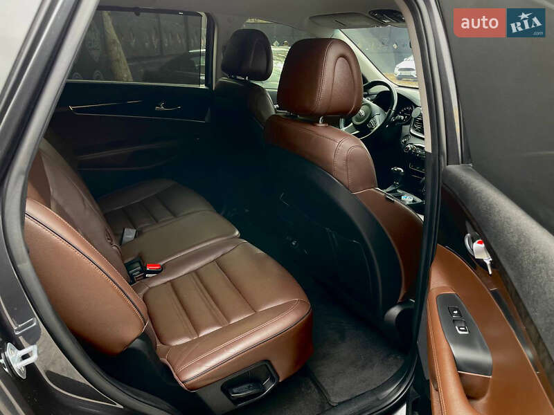 Позашляховик / Кросовер Kia Sorento 2016 в Києві