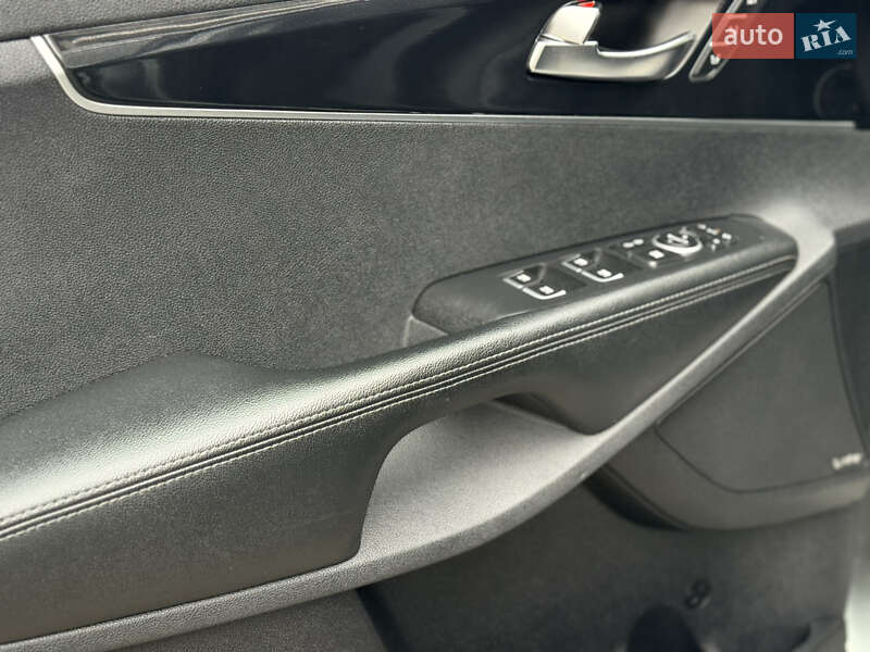 Позашляховик / Кросовер Kia Sorento 2015 в Стрию