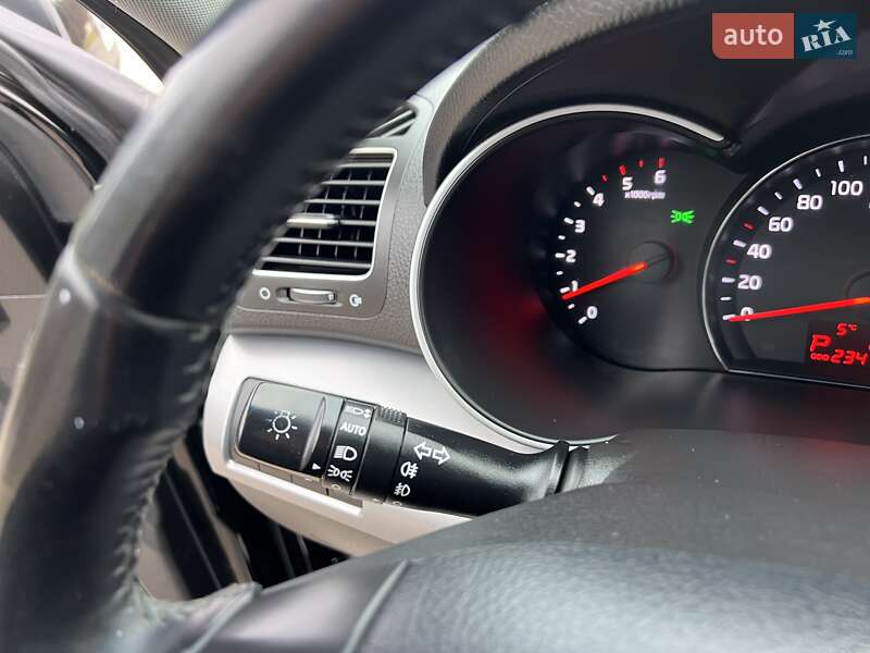 Внедорожник / Кроссовер Kia Sorento 2014 в Радивилове