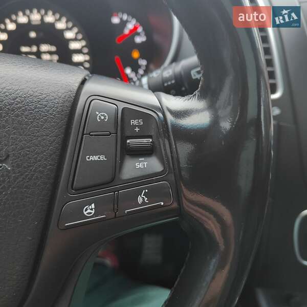 Позашляховик / Кросовер Kia Sorento 2013 в Черкасах фото 12 Позашляховик / Кросовер Kia Sorento 2013 в Черкасах