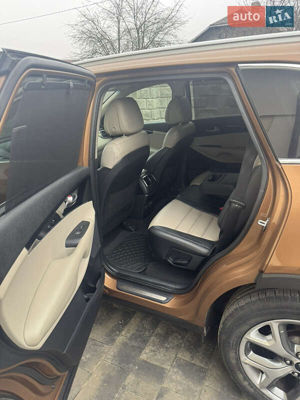 Позашляховик / Кросовер Kia Sorento 2015 в Рівному