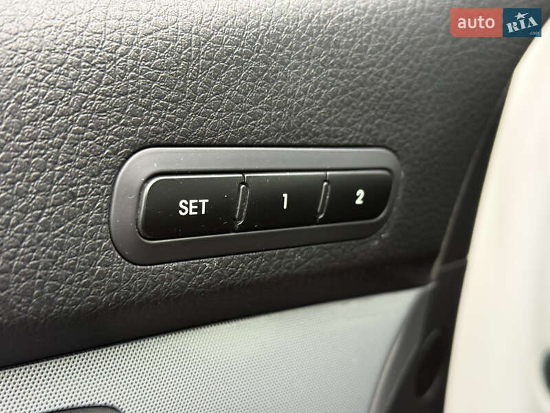 Внедорожник / Кроссовер Kia Sorento 2015 в Ровно фото 37 Внедорожник / Кроссовер Kia Sorento 2015 в Ровно