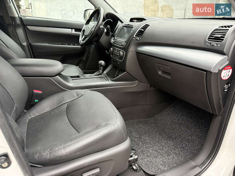 Внедорожник / Кроссовер Kia Sorento 2015 в Ровно фото 51 Внедорожник / Кроссовер Kia Sorento 2015 в Ровно