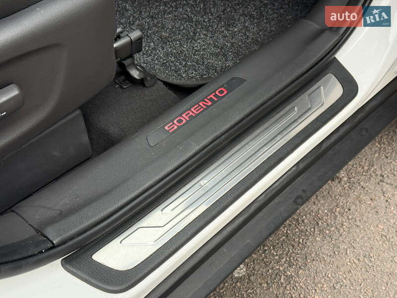 Внедорожник / Кроссовер Kia Sorento 2015 в Ровно фото 53 Внедорожник / Кроссовер Kia Sorento 2015 в Ровно
