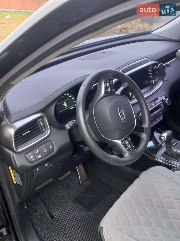 Внедорожник / Кроссовер Kia Sorento 2017 в Ровно фото 16 Внедорожник / Кроссовер Kia Sorento 2017 в Ровно