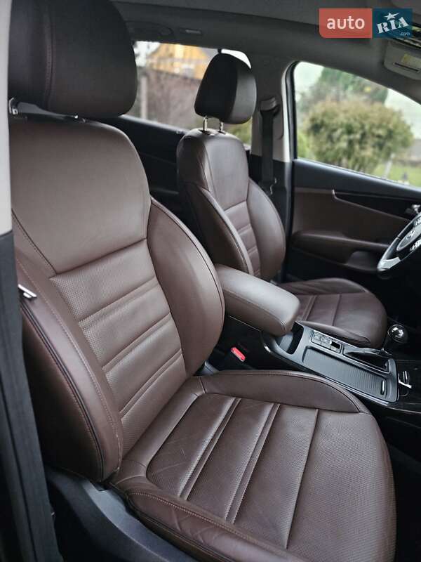 Внедорожник / Кроссовер Kia Sorento 2014 в Остроге