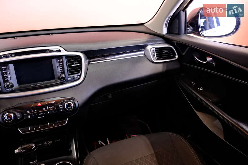 Позашляховик / Кросовер Kia Sorento 2017 в Одесі фото 46 Позашляховик / Кросовер Kia Sorento 2017 в Одесі