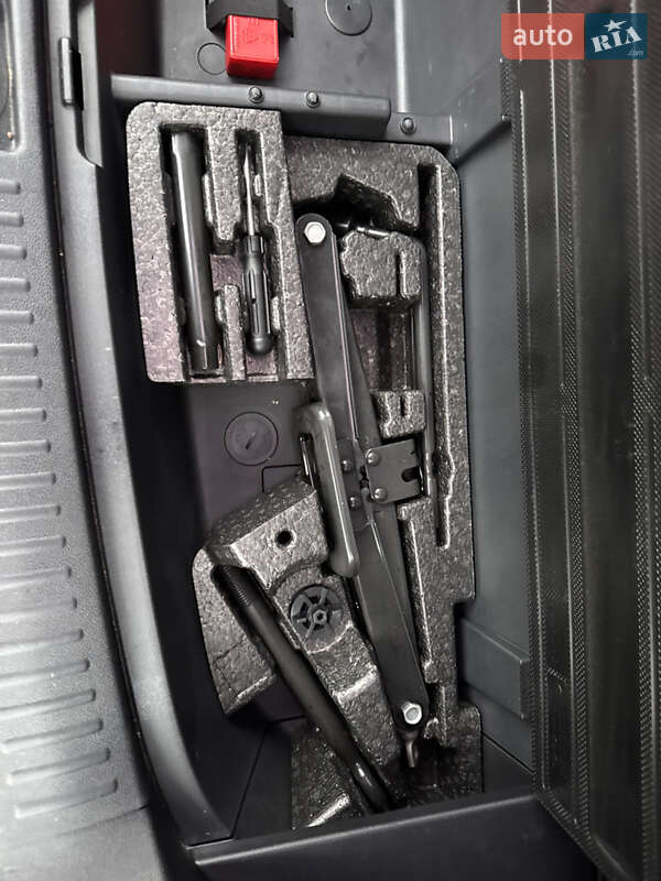 Позашляховик / Кросовер Kia Sorento 2016 в Луцьку