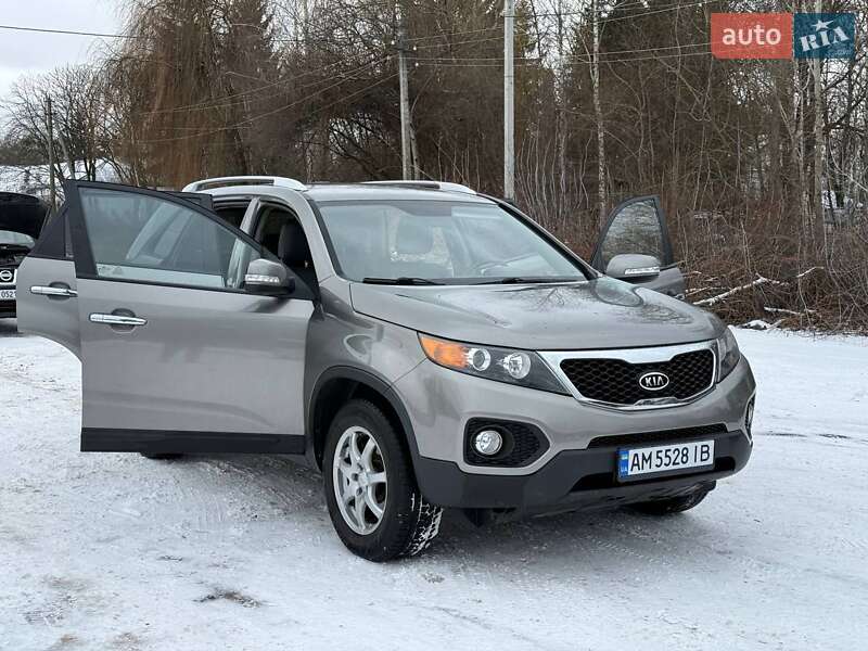 Позашляховик / Кросовер Kia Sorento 2010 в Звягелі