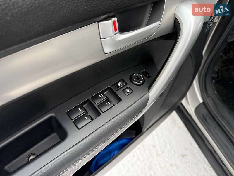 Позашляховик / Кросовер Kia Sorento 2010 в Звягелі