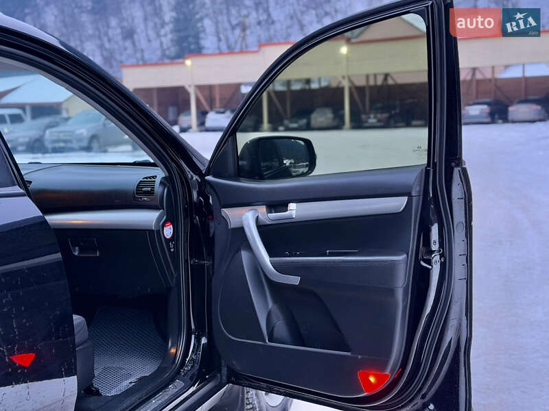 Внедорожник / Кроссовер Kia Sorento 2009 в Межгорье