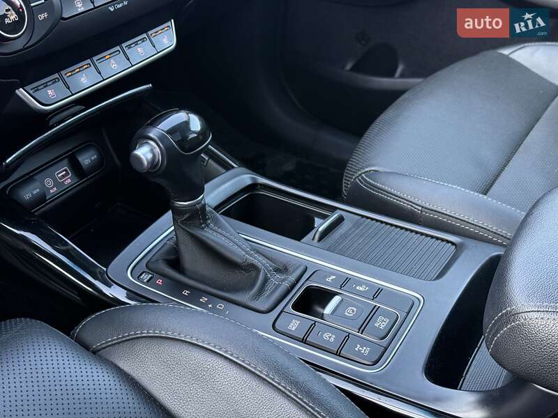 Внедорожник / Кроссовер Kia Sorento 2016 в Бродах