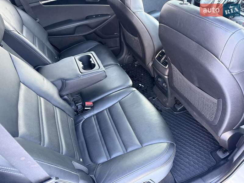 Внедорожник / Кроссовер Kia Sorento 2016 в Бродах