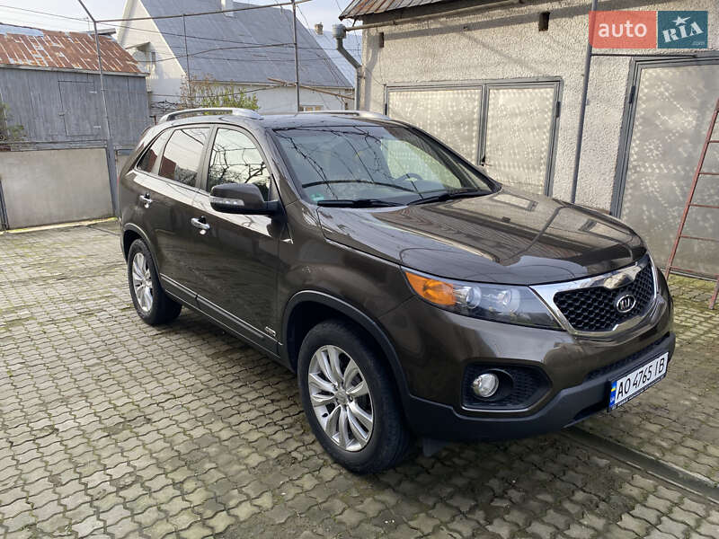 Внедорожник / Кроссовер Kia Sorento 2010 в Хусте