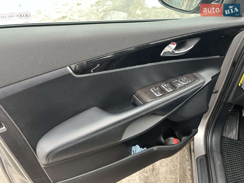 Внедорожник / Кроссовер Kia Sorento 2016 в Шепетовке фото 7 Внедорожник / Кроссовер Kia Sorento 2016 в Шепетовке