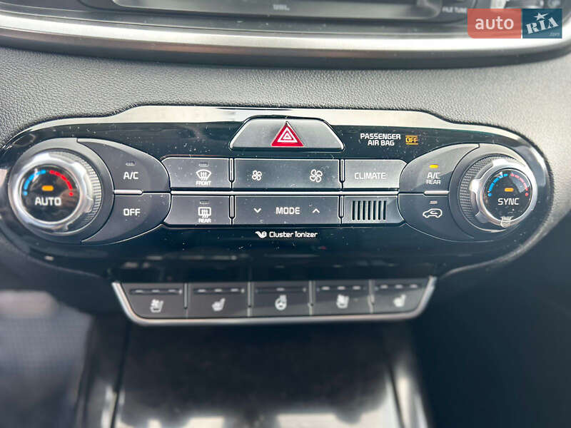 Внедорожник / Кроссовер Kia Sorento 2016 в Киеве