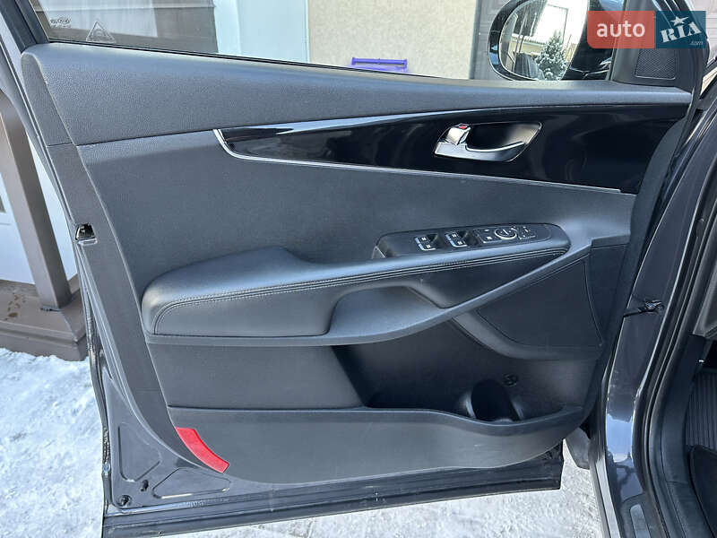 Внедорожник / Кроссовер Kia Sorento 2015 в Ивано-Франковске