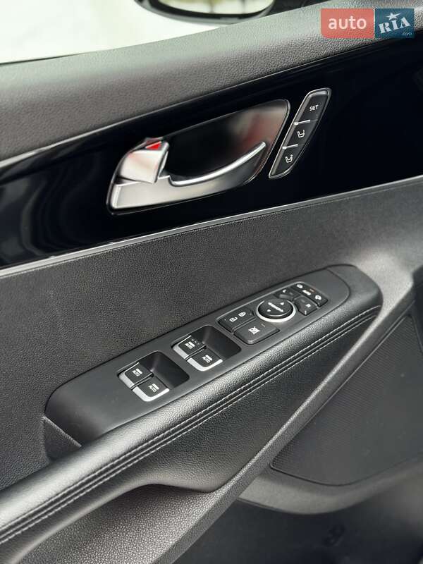 Внедорожник / Кроссовер Kia Sorento 2015 в Калуше