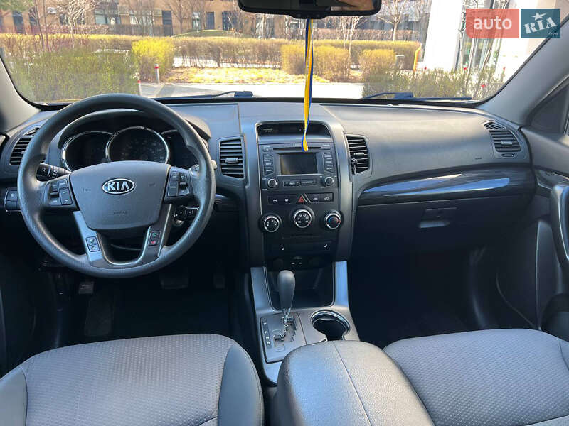 Внедорожник / Кроссовер Kia Sorento 2012 в Киеве