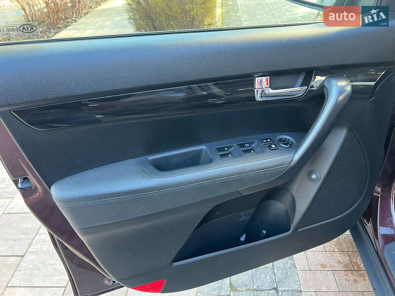 Внедорожник / Кроссовер Kia Sorento 2012 в Киеве