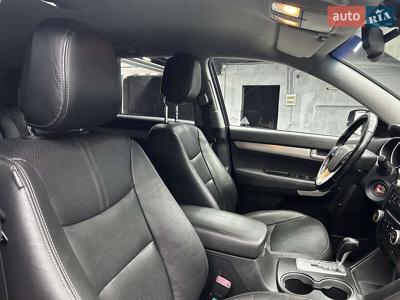 Внедорожник / Кроссовер Kia Sorento 2010 в Черновцах