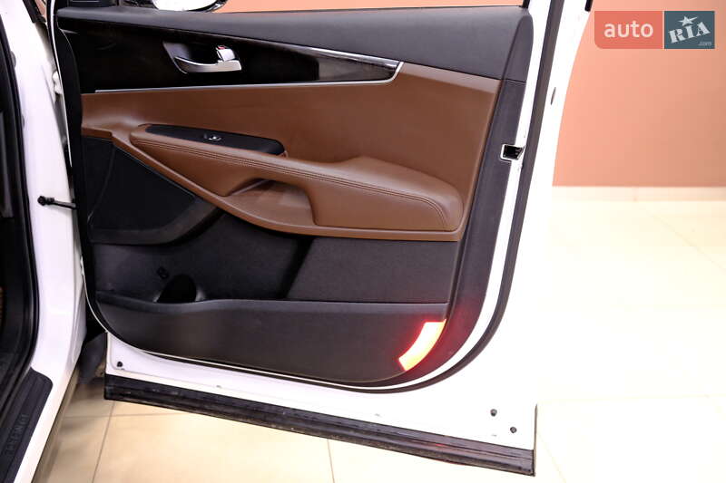 Внедорожник / Кроссовер Kia Sorento 2016 в Одессе