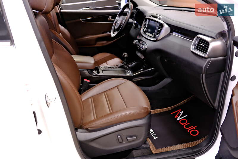 Внедорожник / Кроссовер Kia Sorento 2016 в Одессе