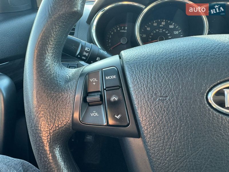 Внедорожник / Кроссовер Kia Sorento 2012 в Киеве