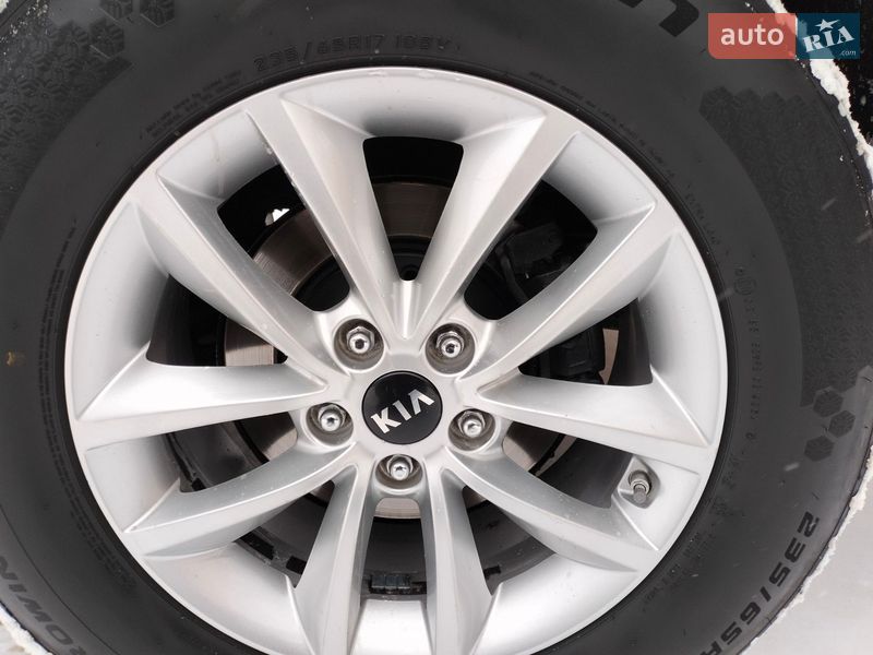 Внедорожник / Кроссовер Kia Sorento 2016 в Ровно