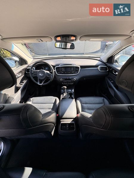 Позашляховик / Кросовер Kia Sorento 2015 в Володимирі
