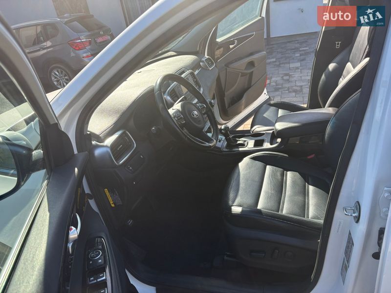 Позашляховик / Кросовер Kia Sorento 2015 в Володимирі