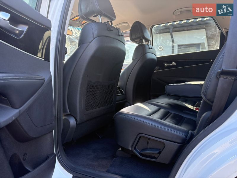 Позашляховик / Кросовер Kia Sorento 2015 в Володимирі