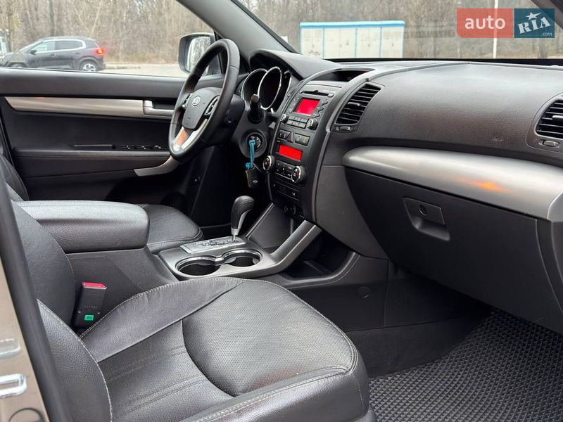 Внедорожник / Кроссовер Kia Sorento 2011 в Запорожье