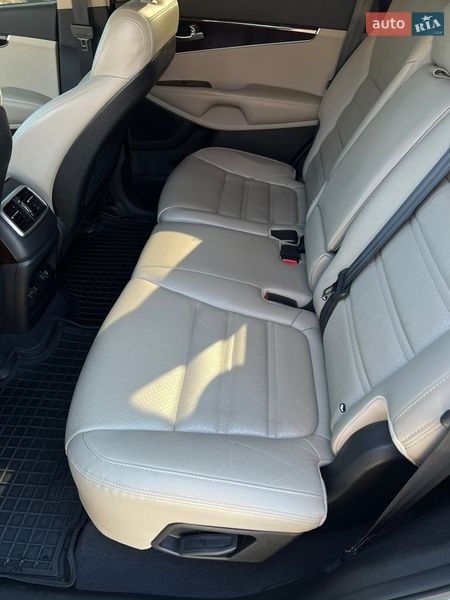 Внедорожник / Кроссовер Kia Sorento 2016 в Киеве