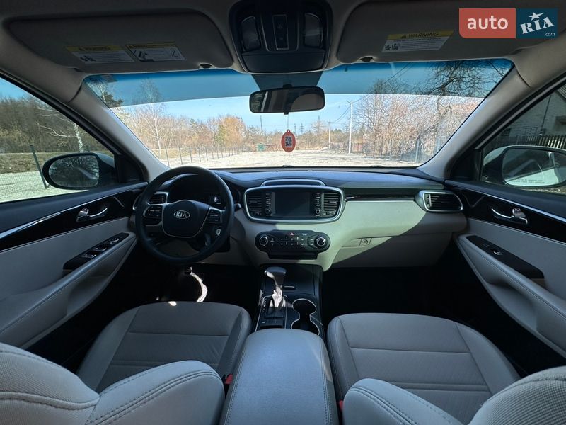 Внедорожник / Кроссовер Kia Sorento 2018 в Новояворовске