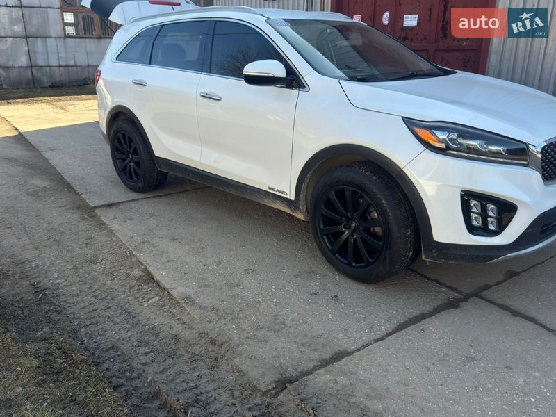 Внедорожник / Кроссовер Kia Sorento 2017 в Ивано-Франковске