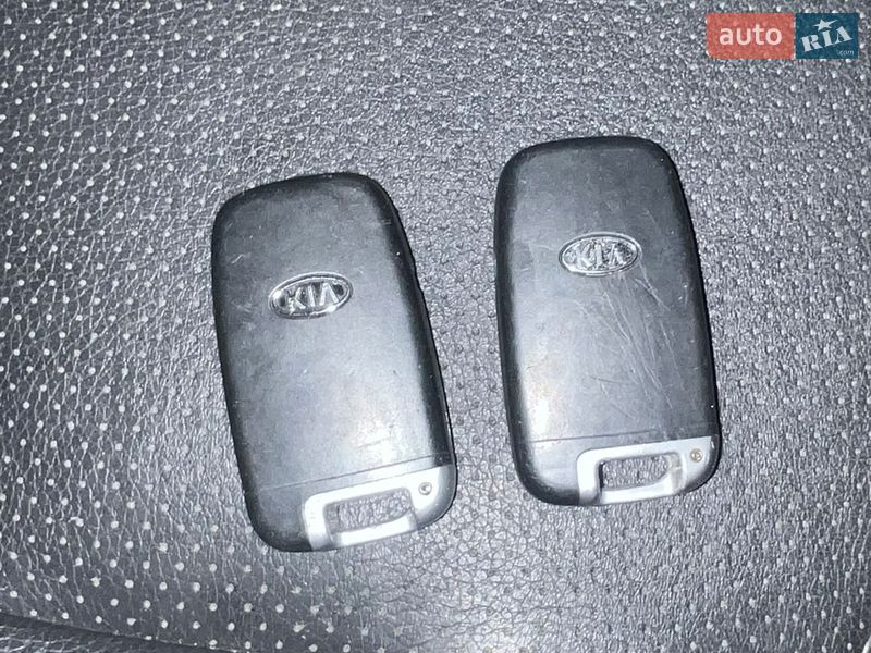 Позашляховик / Кросовер Kia Sorento 2012 в Козятині