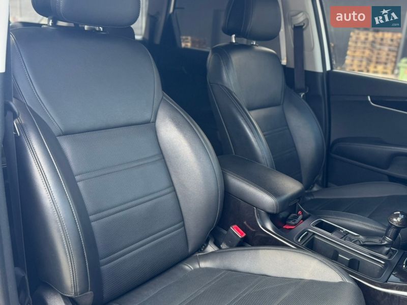Внедорожник / Кроссовер Kia Sorento 2015 в Житомире фото 39 Внедорожник / Кроссовер Kia Sorento 2015 в Житомире