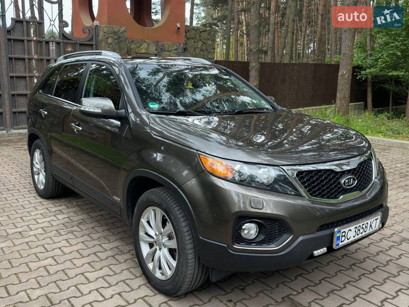 Позашляховик / Кросовер Kia Sorento 2010 в Новояворівську