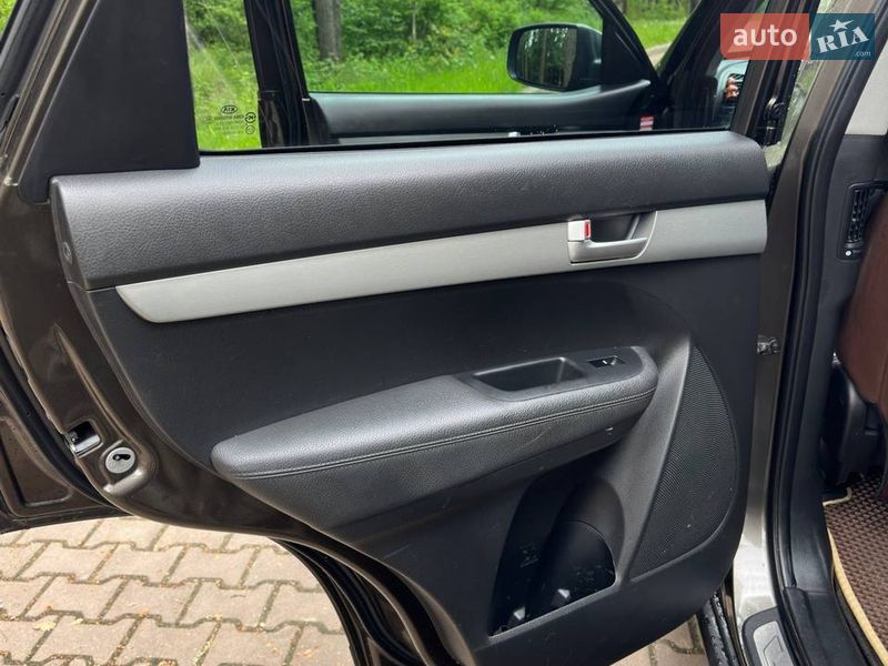 Позашляховик / Кросовер Kia Sorento 2010 в Новояворівську