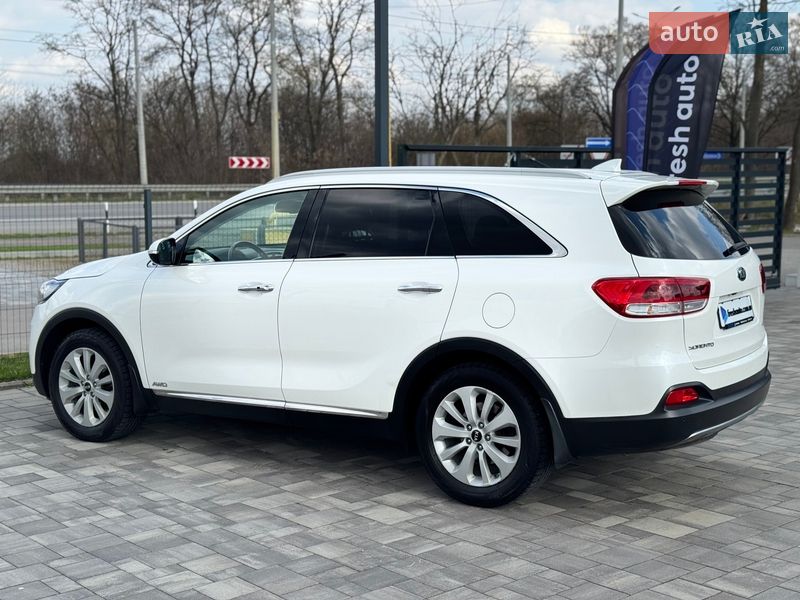 Позашляховик / Кросовер Kia Sorento 2016 в Рівному