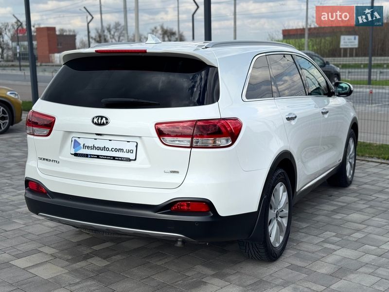 Позашляховик / Кросовер Kia Sorento 2016 в Рівному