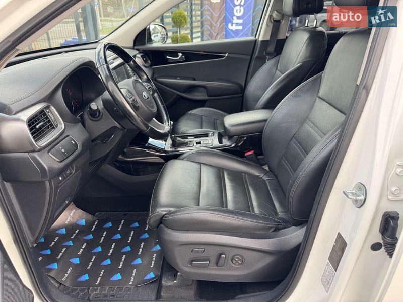 Позашляховик / Кросовер Kia Sorento 2016 в Рівному