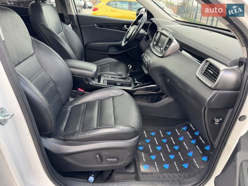 Позашляховик / Кросовер Kia Sorento 2016 в Рівному